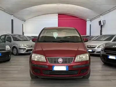 Usata Fiat Idea 77 CV (56 kW) 2010 Rosso Monovolume