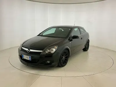 Usata Opel Astra GTC Cosmo 170 CV (125 kW) 2005 Berlina