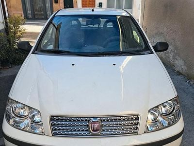 Usata Fiat Punto 77 CV (56 kW) 2010 Bianco Berlina