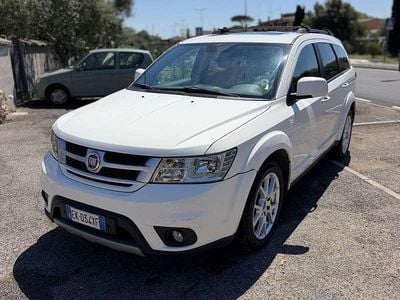 Käytetty Fiat Freemont 170 HP (125 kW) 2011 Valkoinen Katumaasturi