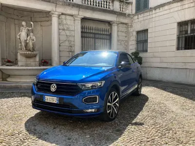 Usata VW T-Roc Cabriolet R-line 150 CV (110 kW) 2020 Blu/azzurro Cabrio