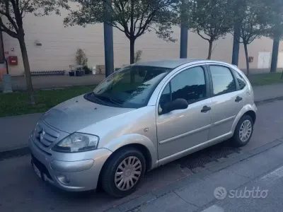 Begagnad Citroën C3 Exclusive 60 HK (44 kW) 2009 Silver Sedan