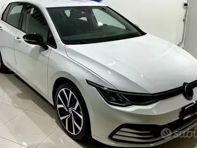 Usata VW Golf VIII Life 116 CV (85 kW) 2020 Bianco Berlina
