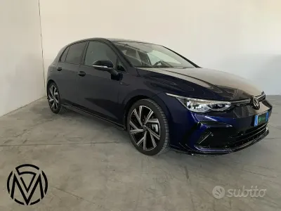 Usata VW Golf VIII R-line 150 CV (110 kW) 2023 Blu Berlina