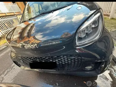 Usata Smart ForTwo Coupé Pulse 41 kW (56 CV) 2023 Nero Utilitaria