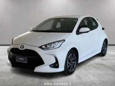 Usata Toyota Yaris Hybrid Trend 116 CV (85 kW) 2022 Bianco Berlina