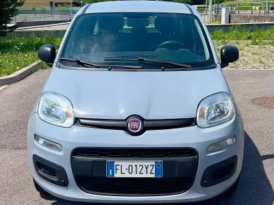 Usata Fiat Panda Lounge 69 CV (50 kW) 2017 Grigio Utilitaria