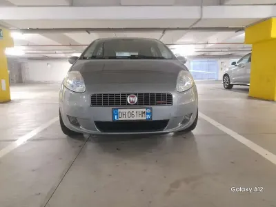 Usata Fiat Grande Punto Dynamic 75 CV (55 kW) 2007 Grigio Utilitaria