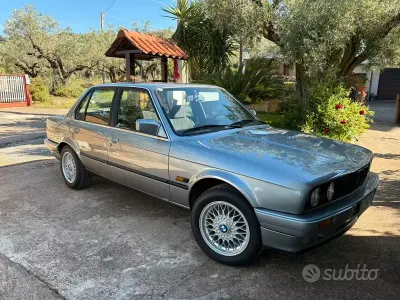 Usata BMW 318 114 CV (83 kW) 1988 Grigio Berlina