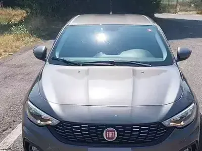Usata Fiat Tipo 95 CV (69 kW) 2017 Grigio Berlina