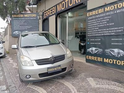 Usata Toyota Corolla 89 CV (65 kW) 2002 Grigio Berlina