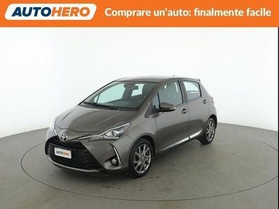 Usata Toyota Yaris Lounge 70 CV (51 kW) 2017 Grigio Berlina