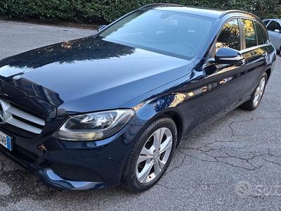 Usata Mercedes C200 Premium 135 CV (99 kW) 2015 Blu Station wagon