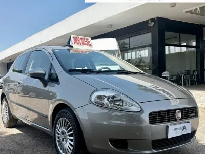 Usata Fiat Grande Punto Dynamic 75 CV (55 kW) 2008 Grigio Utilitaria