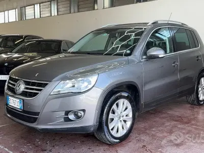 Usata VW Tiguan Sportline 140 CV (102 kW) 2010 Grigio SUV