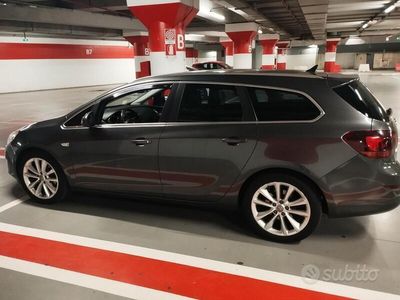 usata Opel Astra Sport Tourer COSMO 2011