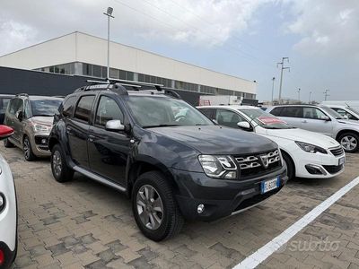 Usata Dacia Duster Lauréate 110 CV (80 kW) 2017 Grigio SUV
