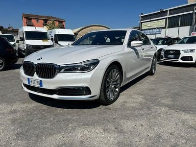 Begagnad BMW 730 265 HK (194 kW) 2018 Vit Sedan