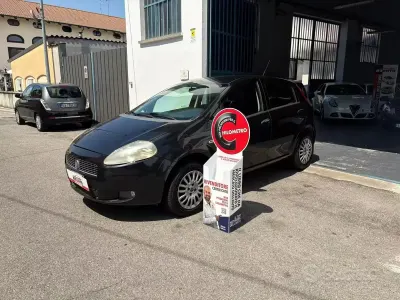 Usata Fiat Grande Punto Active 69 CV (50 kW) 2009 Nero Utilitaria