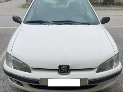 Usata Peugeot 106 60 CV (44 kW) 2003 Bianco Utilitaria