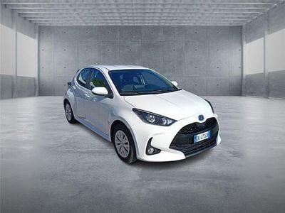Usata Toyota Yaris Hybrid Business Edition 92 CV (67 kW) 2022 Bianco Berlina