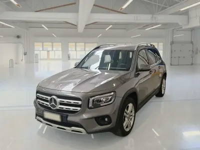 Usata Mercedes GLB180 Business 116 CV (85 kW) 2021 Grigio SUV