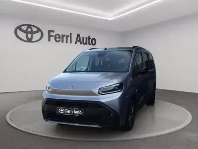 Usata Toyota Proace Verso City 131 CV (96 kW) 2025 Silver met Station wagon
