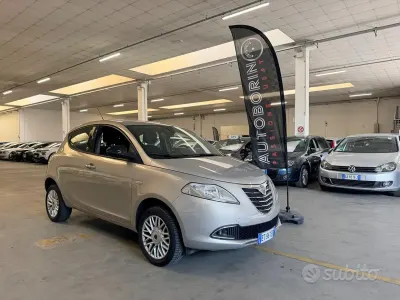 Usata Lancia Ypsilon Gold 80 CV (58 kW) 2013 Grigio Utilitaria