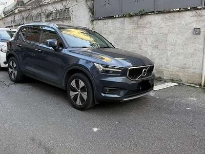 Usata Volvo XC40 Momentum 163 CV (119 kW) 2020 Blu/azzurro SUV