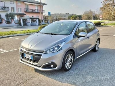Usata Peugeot 208 83 CV (61 kW) 2019 Grigio Utilitaria