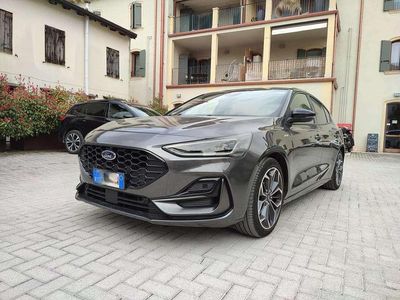 Usata Ford Focus ST-Line 155 CV (114 kW) 2023 Grigio Berlina