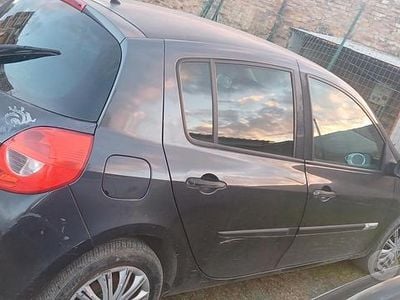 Usata Renault Clio II 70 CV (51 kW) 2006 Grigio Berlina