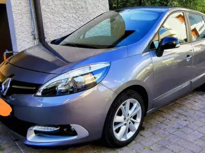 Usata Renault Scénic LIMITED 110 CV (80 kW) 2015 Grigio Monovolume