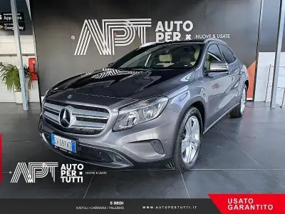 Usata Mercedes GLA200 136 CV (100 kW) 2014 Grigio scuro SUV