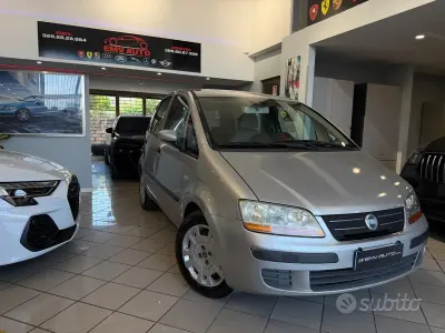 Usata Fiat Idea Emotion 95 CV (69 kW) 2004 Grigio Monovolume