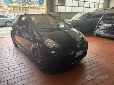 Second-hand Toyota Aygo 68 CP (50 kW) 2009 Negru Hatchback