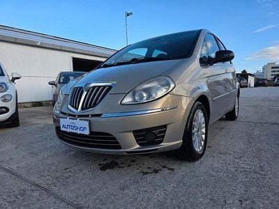 Usata Lancia Musa 95 CV (69 kW) 2011 Beige Monovolume