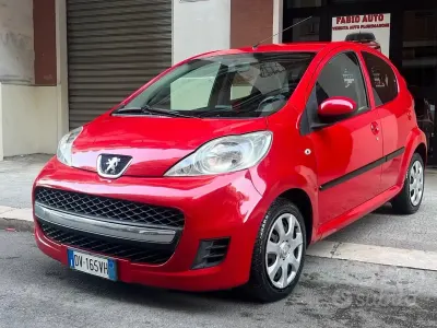 Usata Peugeot 107 68 CV (50 kW) 2009 Rosso Utilitaria