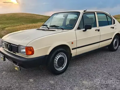 Usata Alfa Romeo Alfasud 79 CV (58 kW) 1982 Giallo Berlina