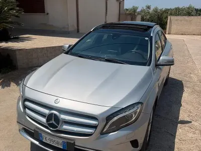 Usata Mercedes GLA200 136 CV (100 kW) 2017 Grigio SUV