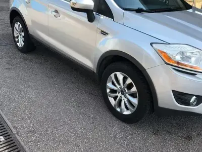 Usata Ford Kuga 136 CV (100 kW) 2010 Grigio SUV