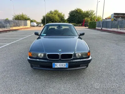 Usata BMW 735 238 CV (175 kW) 1999 Grigio Berlina