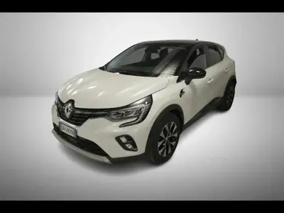 Usata Renault Captur Techno 145 CV (106 kW) 2023 Grigio chiaro SUV