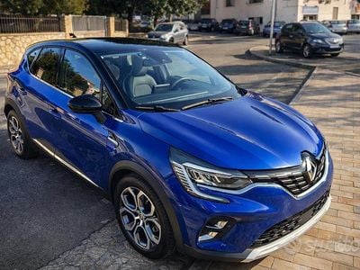 Usata Renault Captur 101 CV (74 kW) 2023 Blu SUV