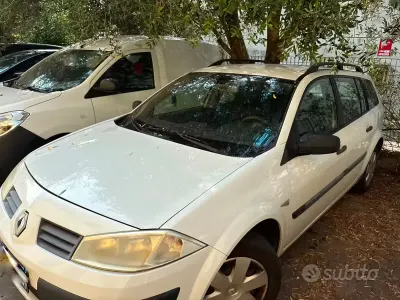 Usata Renault Mégane GrandTour 106 CV (77 kW) 2006 Bianco Station wagon