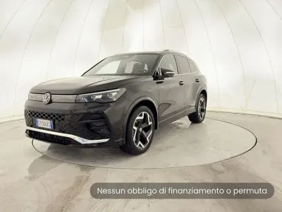 Usata VW Tiguan R-line 150 CV (110 kW) 2025 Nero SUV