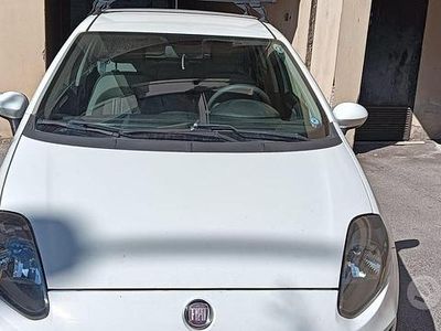 Usata Fiat Grande Punto 77 CV (56 kW) 2012 Bianco Utilitaria