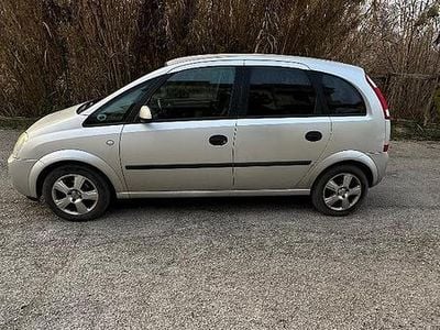 Usata Opel Meriva 90 CV (66 kW) 2005 Grigio Monovolume