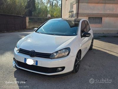 Usata VW Golf VI 102 CV (75 kW) 2011 Bianco Utilitaria