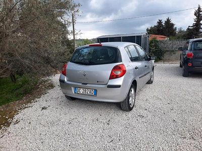 Usata Renault Clio II 75 CV (55 kW) 2006 Grigio Utilitaria